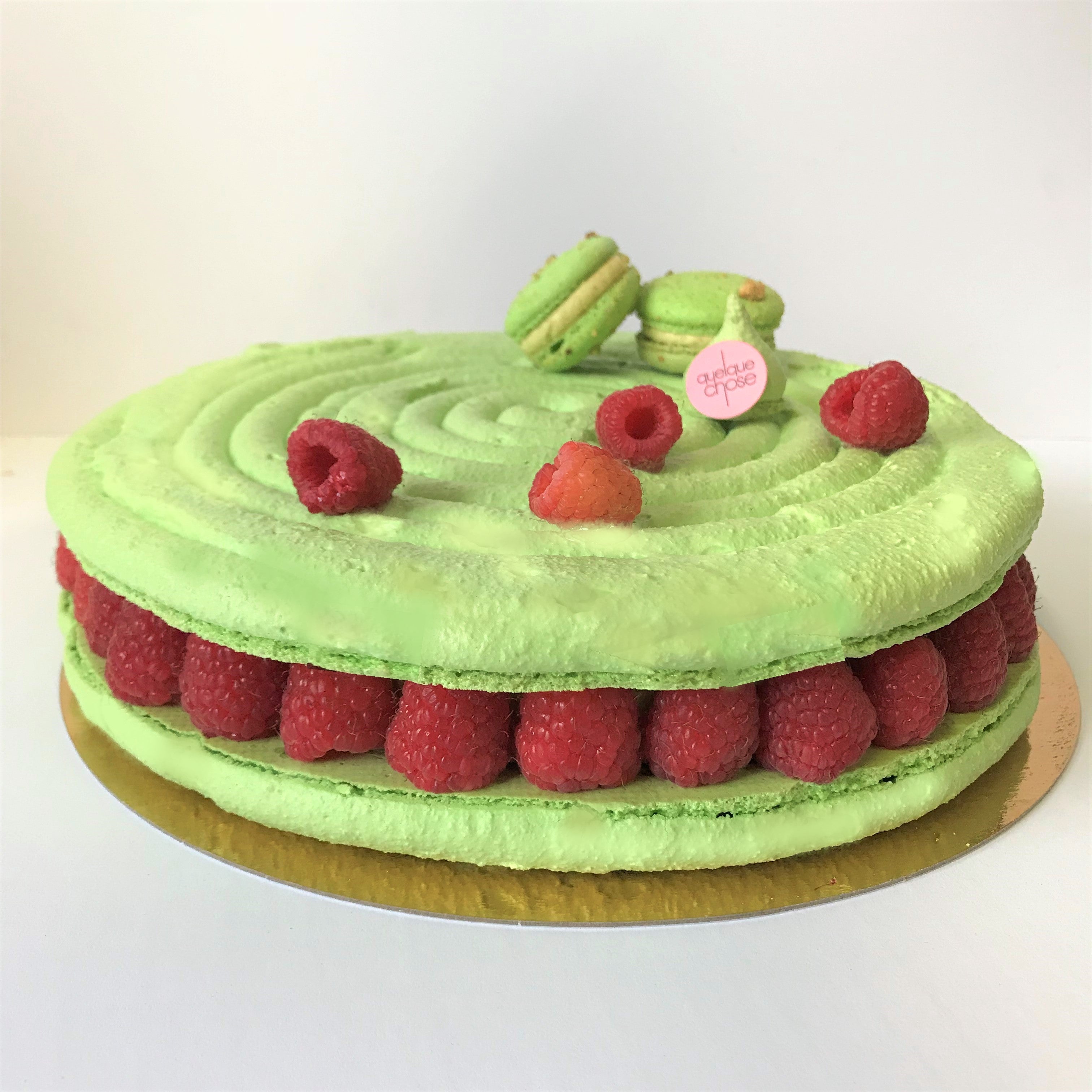 Macaron cake